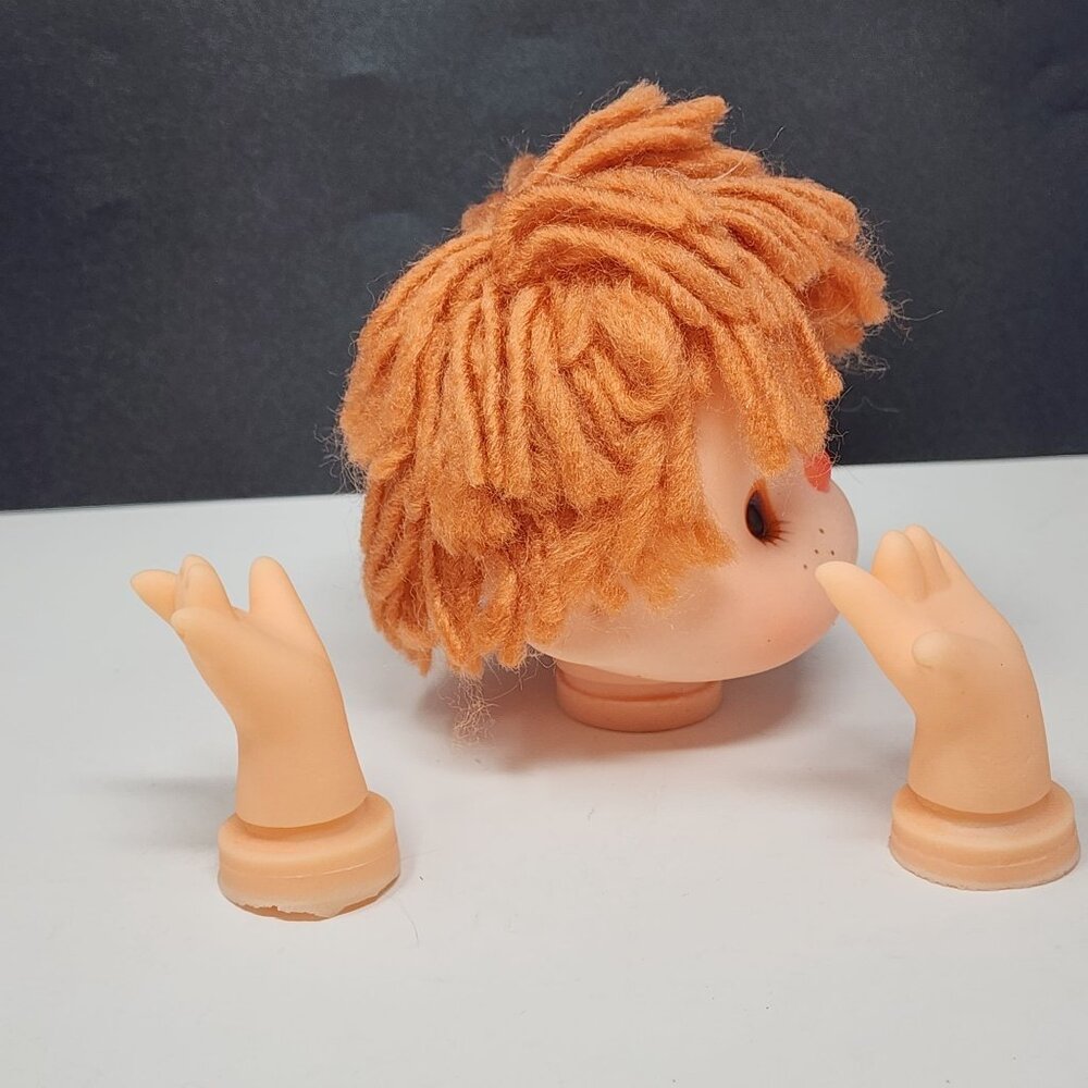 Doll Head Hands Plastic Brown Yarn Hair Blue Eyes Freckles Vintage Ice Cream 2.5 - Picture 2 of 6